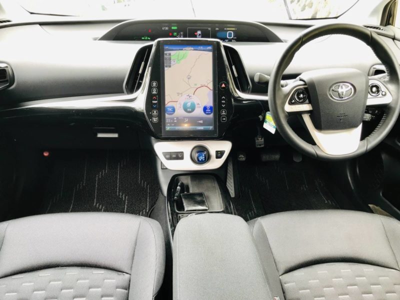 トヨタプリウスPHV TRDフルエアロパーツLED付/TRDハイレスポンスマフラー画像3