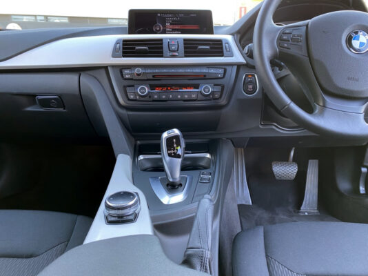 BMW 320i ツーリング★大人気車★走行2.6万k ★絶好調★税金完納★国内最安値★価格交渉可画像13