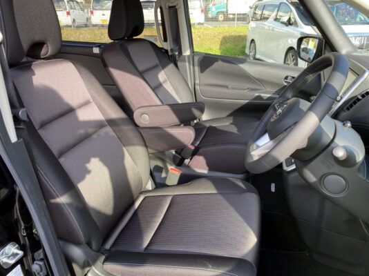 セレナ  Sハイブリッド ハイウェイスター VセレクションI I ★走行0.4万k★極良極美★禁煙車★両側電動スライド★全方位カメラ★国内最安値画像9