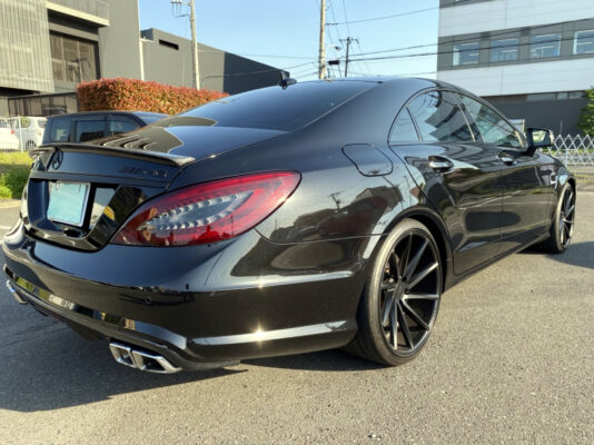 AMG CLS63 ★カーボンスポイラー　★カーボンリアスポイラー　★カーボンサイドミラー　★VOSSEN20インチ60万以上　★スモークテール　★サンルーフ　★カスタム多数　★絶好調　★極上車　★国内最安値画像5