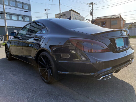 AMG CLS63 ★カーボンスポイラー　★カーボンリアスポイラー　★カーボンサイドミラー　★VOSSEN20インチ60万以上　★スモークテール　★サンルーフ　★カスタム多数　★絶好調　★極上車　★国内最安値画像6
