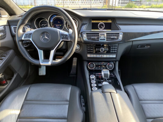 AMG CLS63 ★カーボンスポイラー　★カーボンリアスポイラー　★カーボンサイドミラー　★VOSSEN20インチ60万以上　★スモークテール　★サンルーフ　★カスタム多数　★絶好調　★極上車　★国内最安値画像14