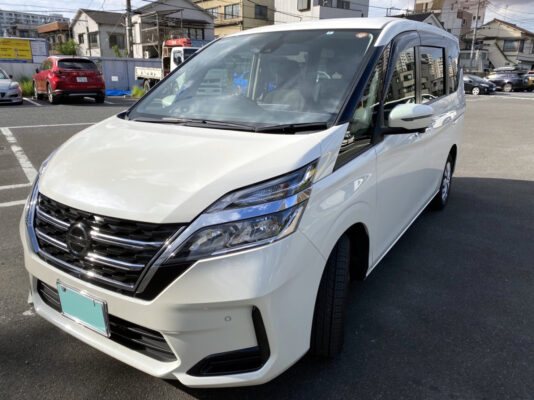 セレナ2.0S★走行0.6万k★絶好調★サイドカメラ★バックカメラ★税金完納★車検ロング★国内最安値