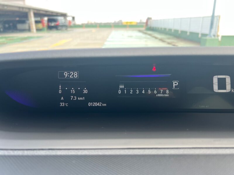 ステップワゴン スパーダ ホンダセンシング ★低走行12,000k ★極上極美 ★両側電動スライド ★7人乗り★国内最安値画像11