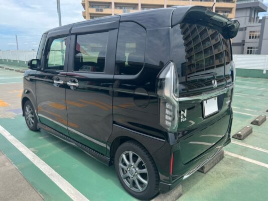Nボックスカスタム Ｌ ★低走行0.9万k ★新車並み ★税金完納 ★片側電動スライド ★バックカメラ ★スタッドレス ★夏タイヤ付き ★大人気 ★国内最安値画像4