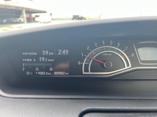 Nボックスカスタム Ｌ ★低走行0.9万k ★新車並み ★税金完納 ★片側電動スライド ★バックカメラ ★スタッドレス ★夏タイヤ付き ★大人気 ★国内最安値画像9
