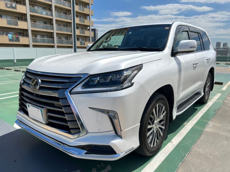 レクサスLX570 4WD★低走行1.6万k★極良極美★絶好調★大迫力★サンルーフ★装備充実★税金完納★国内最安値画像0