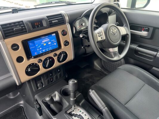 FJクルーザー4.0 4WD★R4税金完納★ルーフキャリア★オフロードタイヤ★極上車★本格SUV★激レア車★業界最安画像9