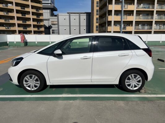 フィット1.5 e:HEVホーム★R5税金完納★低燃費★極良極美★車検ロング★車線変更センサー★衝突軽減ブレーキ★業界最安画像3