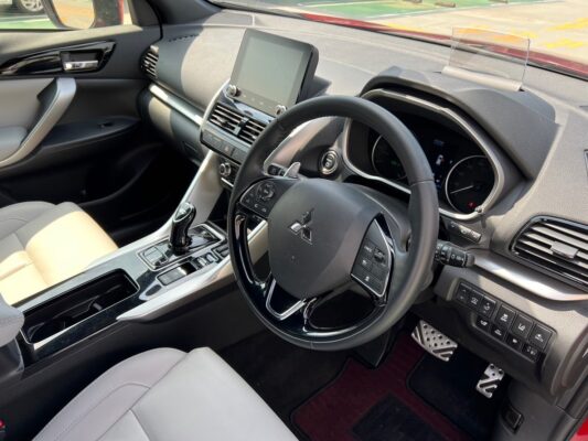 エクリプスクロス PHEV 2.4 P 4WD★R5税金完納★極良極美★最上級グレード★プラグインハイブリッド★充電コード付き★360°カメラ★ブラインドスポットモニター★衝突軽減ブレーキ★後方車両検知警告システム★業界最安画像8