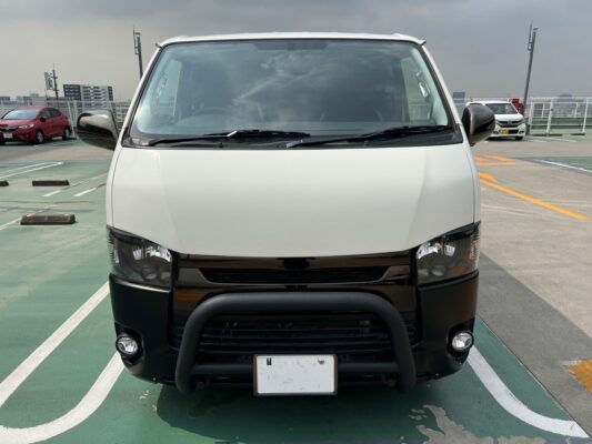 ハイエース2.0 スーパーGL ロング★R5税金完納★車検ロング★カスタム総額150万円以上★KB18アルミ★ジュエルヘッドランプ★ユーロボンネット★ルーフスポイラー★ローダウン★グリルガード★ベッドキッド★JBLスピーカー★ミラーモニター★その他カスタム多数★業界最安画像2