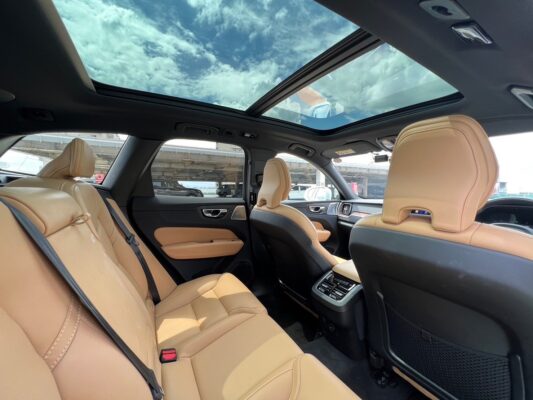 ボルボ XC60 B5 AWD インスクリプション 4WD ラグジュアリーPKG エアサスモデル★R5税金完納★激良激美★オプション超高額★パノラマルーフ★エアサス★プレミアムサウンドシステム★360°カメラ★ドラレコ★運転支援システム★ワンオーナー★業界最安画像12