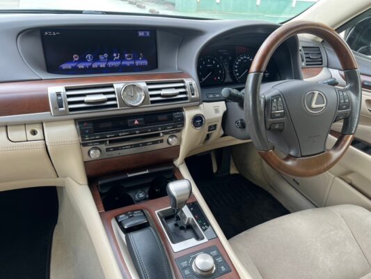 レクサスLS600h 4WD★R5税金完納★走行中TV視聴★極上車★大人気セダン★スタッドレス★装備充実★業界最安画像9