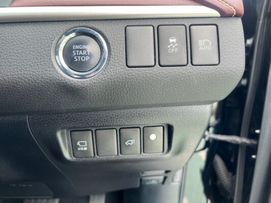 ハリアー 2.0 アドバンスPKG★R5税金完納★車検ロング★パノラマルーフ★ミラーモニター★360°カメラ★プレミアサウンドシステム★パドックスホイール★黒革シート★ドラレコ★衝突軽減B★車線変更センサー★装備充実★業界最安画像21