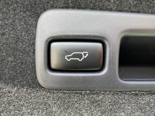 ハリアー 2.0 アドバンスPKG★R5税金完納★車検ロング★パノラマルーフ★ミラーモニター★360°カメラ★プレミアサウンドシステム★パドックスホイール★黒革シート★ドラレコ★衝突軽減B★車線変更センサー★装備充実★業界最安画像22
