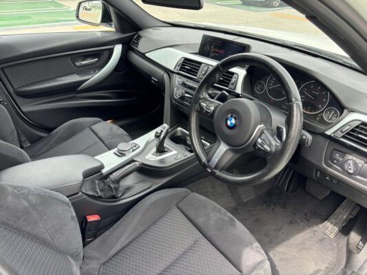 BMW 320d Mスポーツ★R5税金完納★極上車★ハーフレザーシート★衝突軽減ブレーキ★レーンアシスト★装備充実★びっくり価格画像11