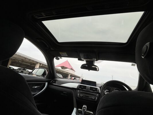 BMW 320d Mスポーツ★R5税金完納★極上車★ハーフレザーシート★衝突軽減ブレーキ★レーンアシスト★装備充実★びっくり価格画像12