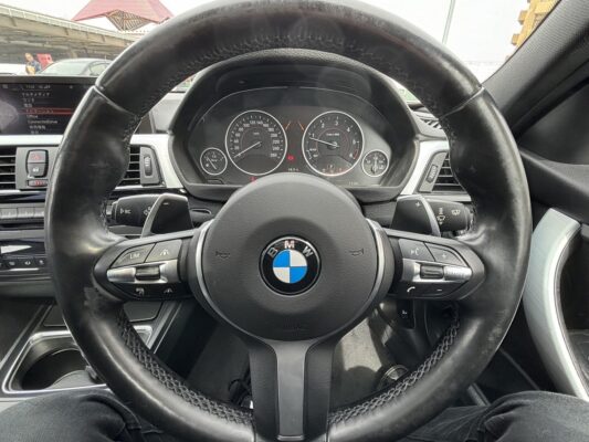 BMW 320d Mスポーツ★R5税金完納★極上車★ハーフレザーシート★衝突軽減ブレーキ★レーンアシスト★装備充実★びっくり価格画像13