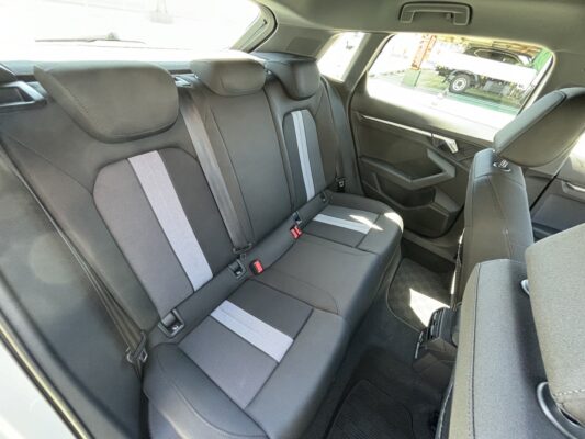 アウディ A3 アドバン30TFSI★新車同様★★R5税金完納★0.1万km★衝突軽減ブレーキ★レーンアシスト★現行型★メーターナビ★装備充実★業界最安画像10