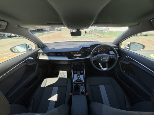 アウディ A3 アドバン30TFSI★新車同様★★R5税金完納★0.1万km★衝突軽減ブレーキ★レーンアシスト★現行型★メーターナビ★装備充実★業界最安画像12