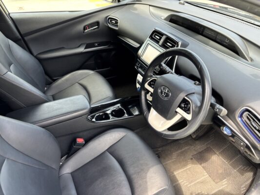 プリウス S ツーリングセレクション モデリスタ★R5税金完納★車検ロング★黒レザーシート★大人気★アダプティブクルーズ★パークアシスト★レーンアシスト★業界最安画像8