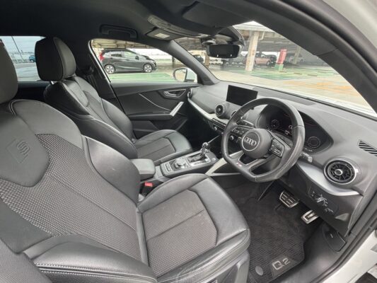 アウディ Q2 35TFSI シリンダーオンデマンドスポーツ SラインPKG★現行型★ワンオーナー★上級グレード★車検ロング★極上車★ハーフレザー★装備充実★業界最安画像9