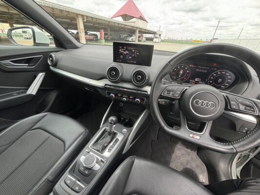 アウディ Q2 35TFSI シリンダーオンデマンドスポーツ SラインPKG★現行型★ワンオーナー★上級グレード★車検ロング★極上車★ハーフレザー★装備充実★業界最安画像17
