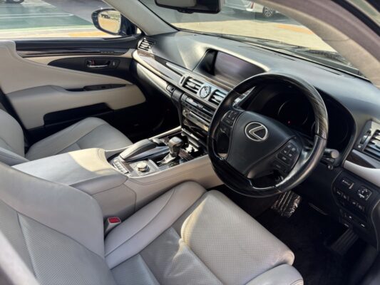 レクサスLS 460 バージョンL★R5税金完納★極上車★レザーシート★大人気★車検ロング★業界最安画像9