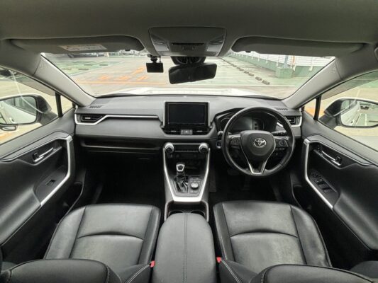 RAV4 G Zパッケージ 4WD★R5税金完納★衝突軽減ブレーキ★ミラーモニター★レザーシート★純正ナビ★シートヒーター★極上車★業界最安画像16