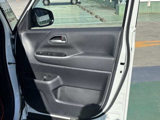 ヴォクシー  S- Z KUHLレーシング コンプリート★R6税金完納★新車並み★KUHLコンプリート★エアサス★フルエアロ★19アルミ★360°カメラ★ミラーモニター★業界最安画像9