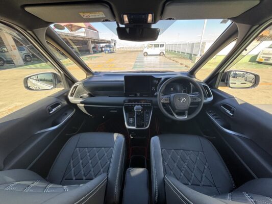 ヴォクシー  S- Z KUHLレーシング コンプリート★R6税金完納★新車並み★KUHLコンプリート★エアサス★フルエアロ★19アルミ★360°カメラ★ミラーモニター★業界最安画像16