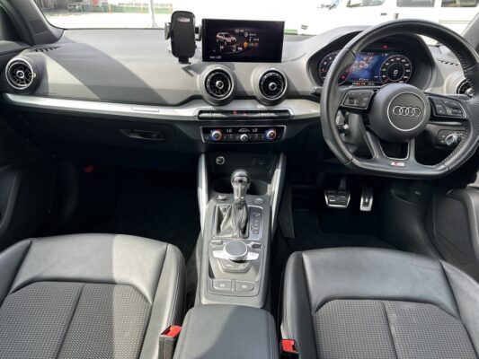 アウディ Q2 35TFSI シリンダーオンデマンド スポーツ Sライン★R7税金完納★極良極美★激レアグレード★ドラレコ★ハーフレザー★業界最安画像14